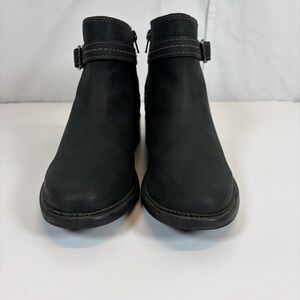 Clarks Black Leather Ankle Boots Size 9 Comfort Block Heel